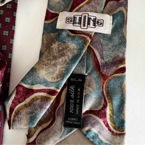 3 ASSORTED MODISH TIES - Picture 5 of 6